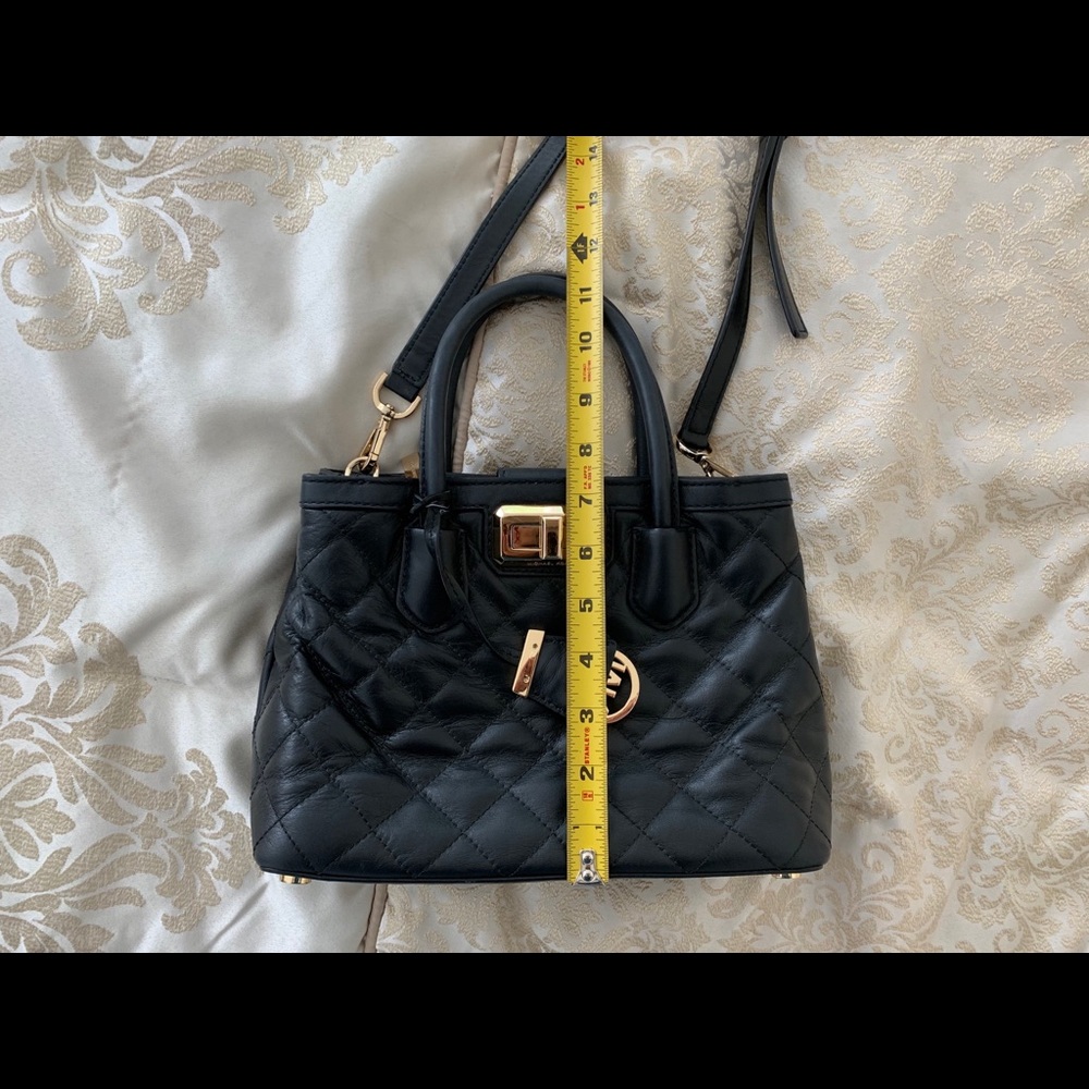**SOLD** MICHAEL KORS BLACK CROSSBODY - Picture 5 of 8